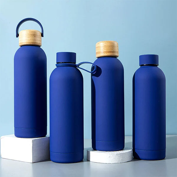 Jak Kudike dodal 10 000 vlastních produktů pro Boost Juice za pouhých 20 dní s přísným přizpůsobením barev Pantone?